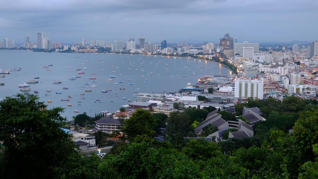 Peak Tower In Phatumnak Pattaya Εξωτερικό φωτογραφία